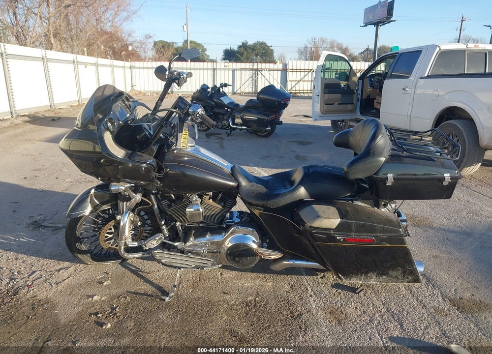 2016 HARLEY-DAVIDSON FLTRXS ROAD GLIDE SPECIAL VIN: 1HD1KTM10GB673872