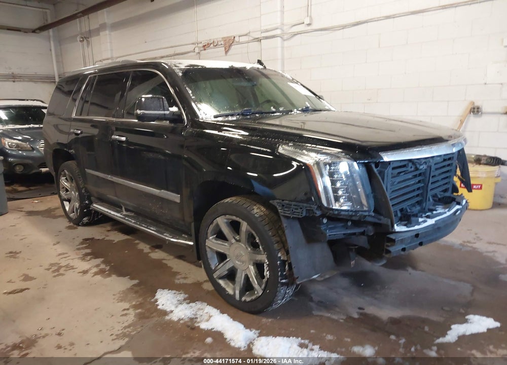 2016 CADILLAC ESCALADE LUXURY COLLECTION VIN: 1GYS4BKJ7GR323282