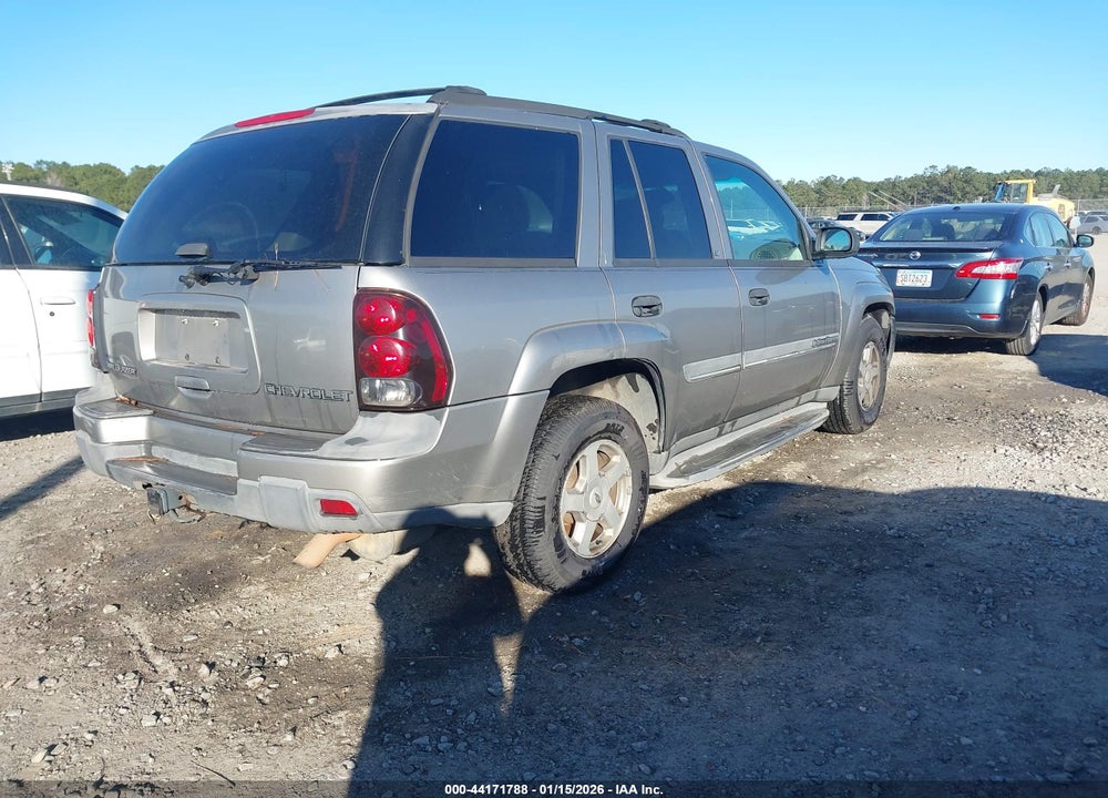 2002 CHEVROLET TRAILBLAZER LT VIN: 1GNDT13S322420040