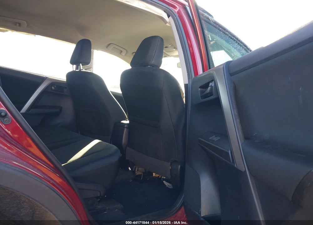 2018 TOYOTA RAV4 LE VIN: 2T3BFREV1JW710358