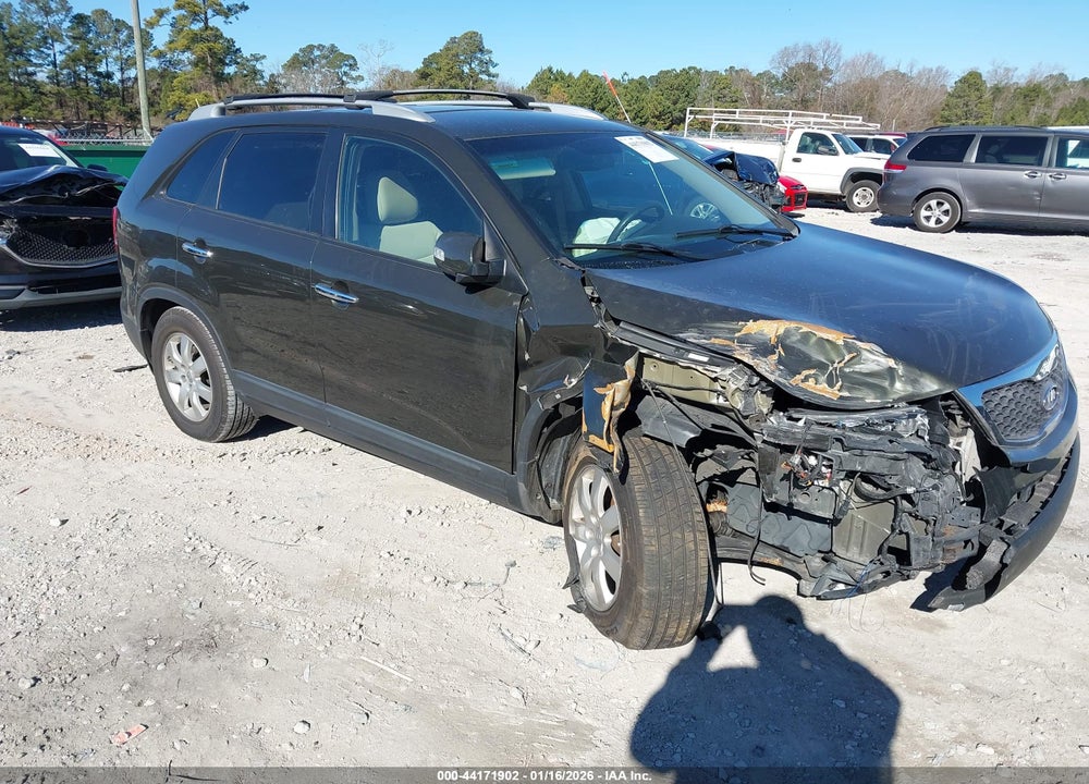 2012 KIA SORENTO LX VIN: 5XYKT3A66CG244853