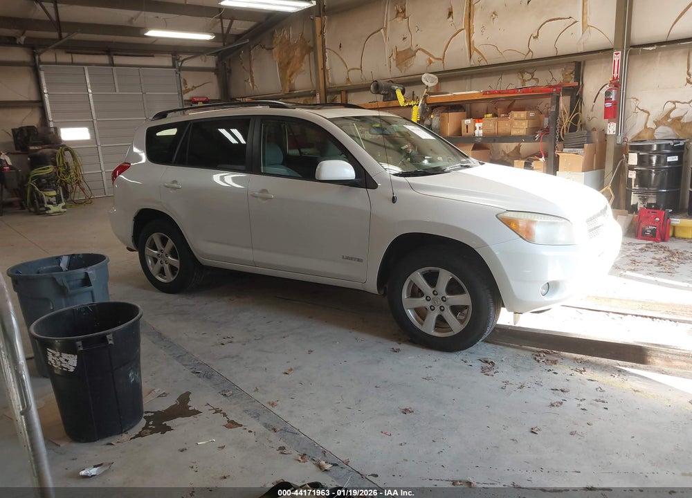 2008 TOYOTA RAV4 LIMITED VIN: JTMBD31V785180018