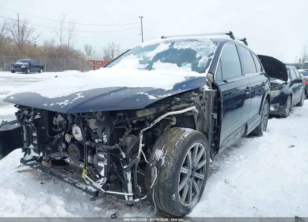 2018 AUDI Q7 3.0T PREMIUM VIN: WA1LAAF77JD045168