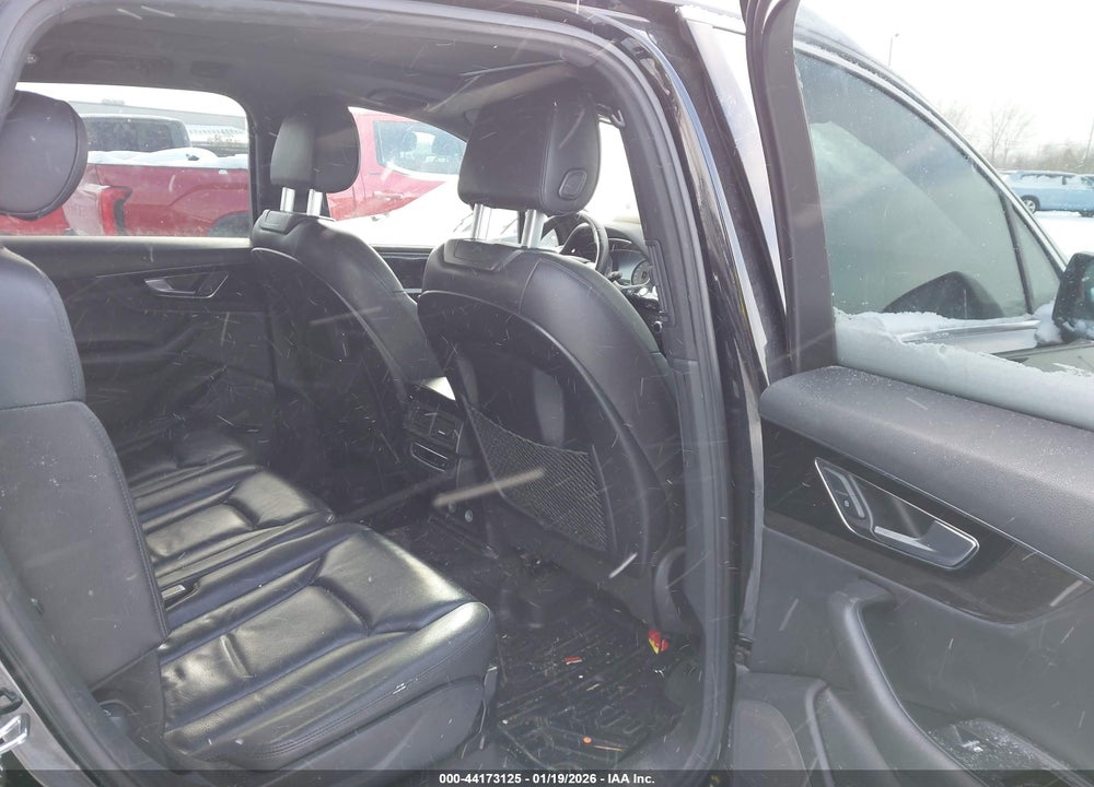 2018 AUDI Q7 3.0T PREMIUM VIN: WA1LAAF77JD045168