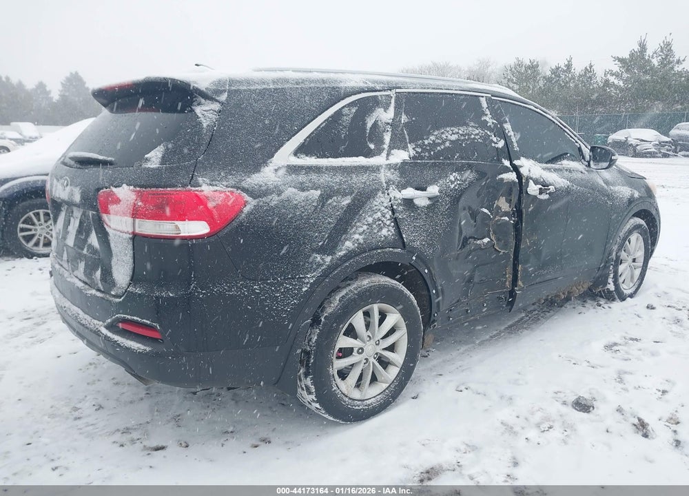 2017 KIA SORENTO 2.4L LX VIN: 5XYPG4A3XHG267663