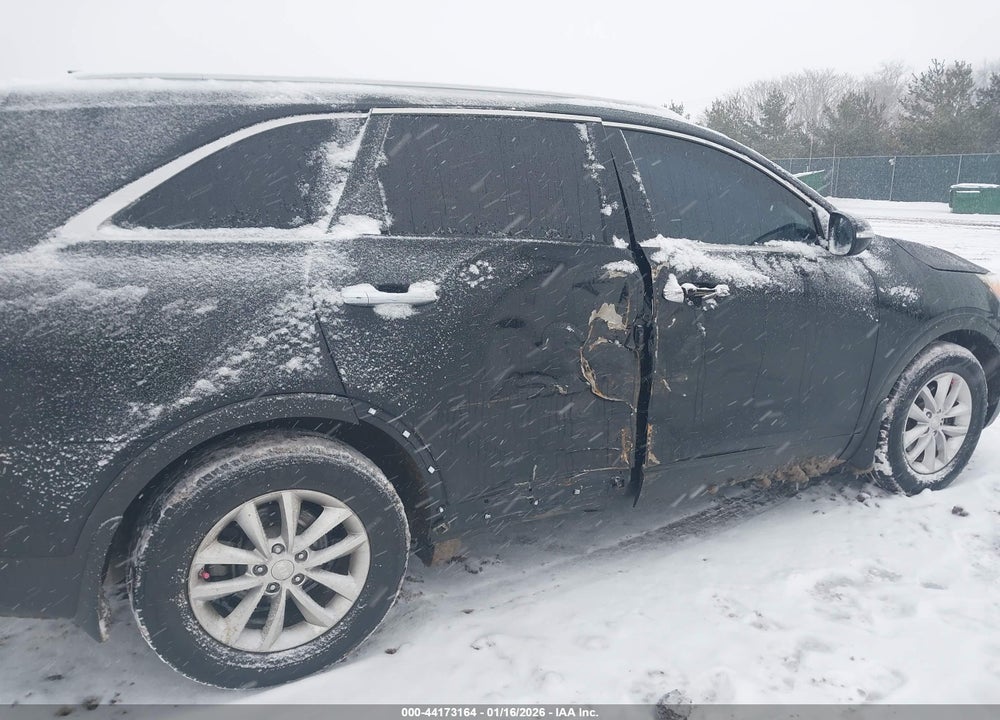 2017 KIA SORENTO 2.4L LX VIN: 5XYPG4A3XHG267663