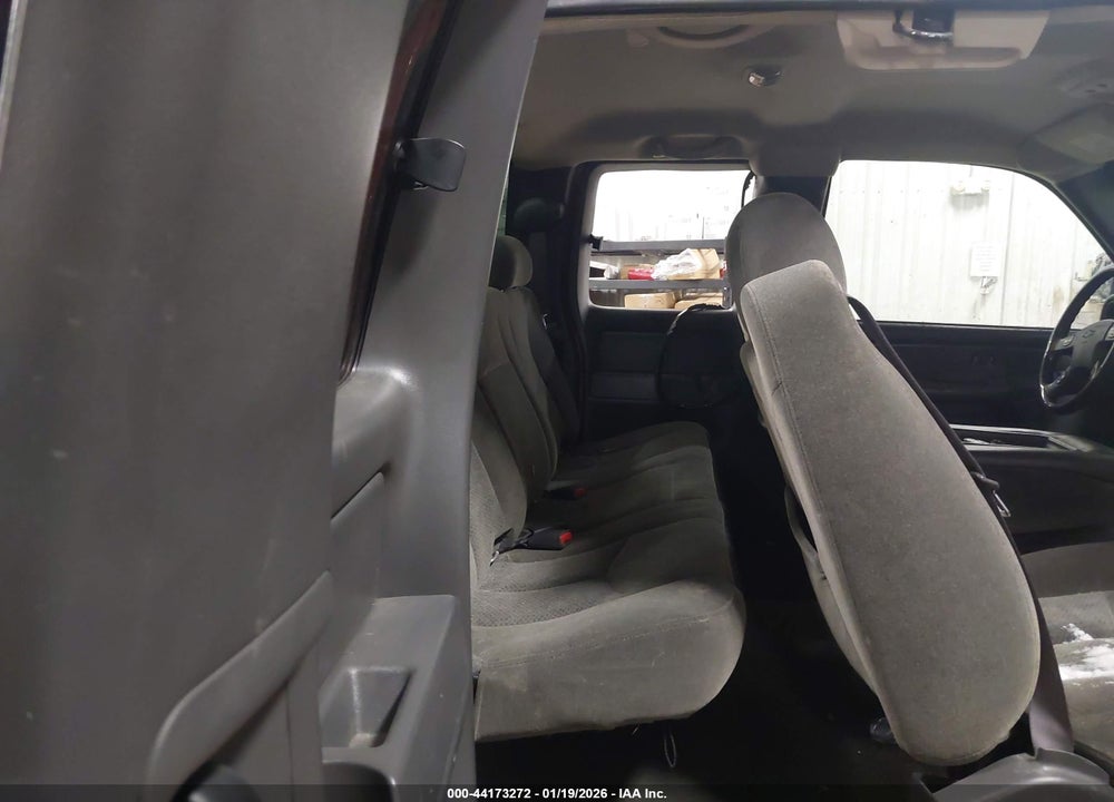 2005 CHEVROLET SILVERADO 2500HD LS VIN: 1GCHK29U15E230154
