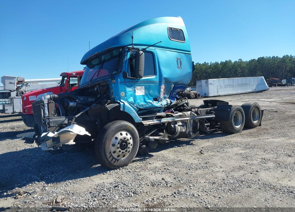 2000 VOLVO VN VIN: 4V4ND4RH8YN253371