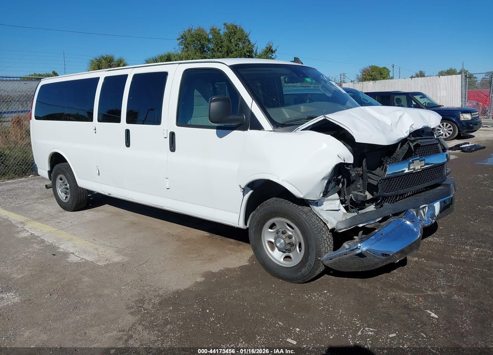 2020 CHEVROLET EXPRESS PASSENGER RWD 3500 EXTENDED WHEELBASE LT VIN: 1GAZGPFG3L1214133