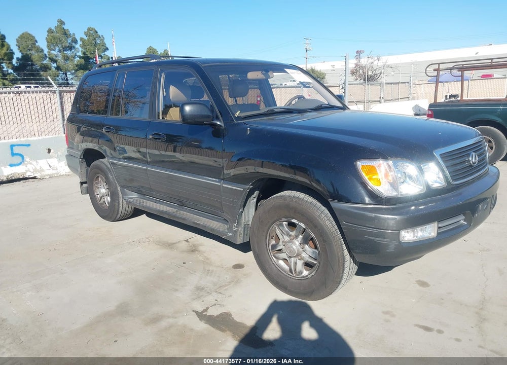 2002 LEXUS LX 470 VIN: JTJHT00W023521927