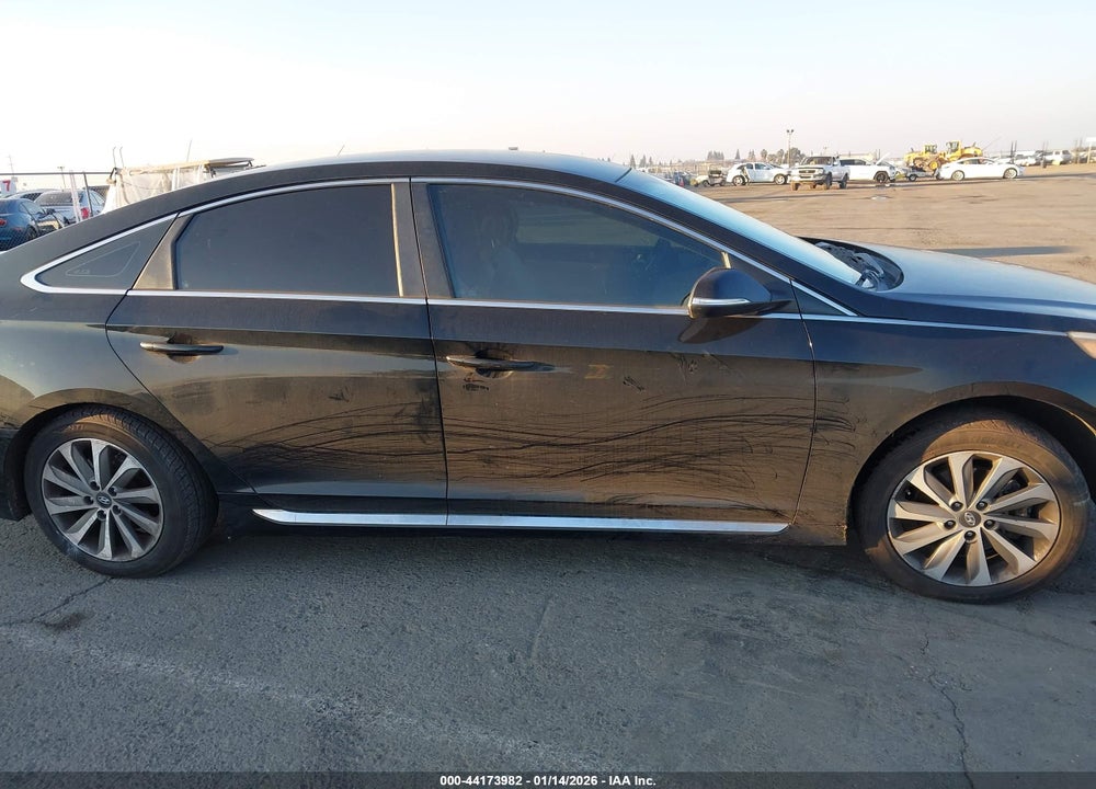 2015 HYUNDAI SONATA SPORT VIN: 5NPE34AF0FH113921