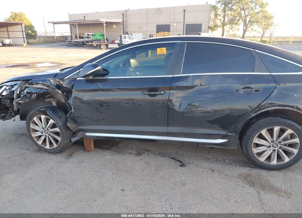 2015 HYUNDAI SONATA SPORT VIN: 5NPE34AF0FH113921