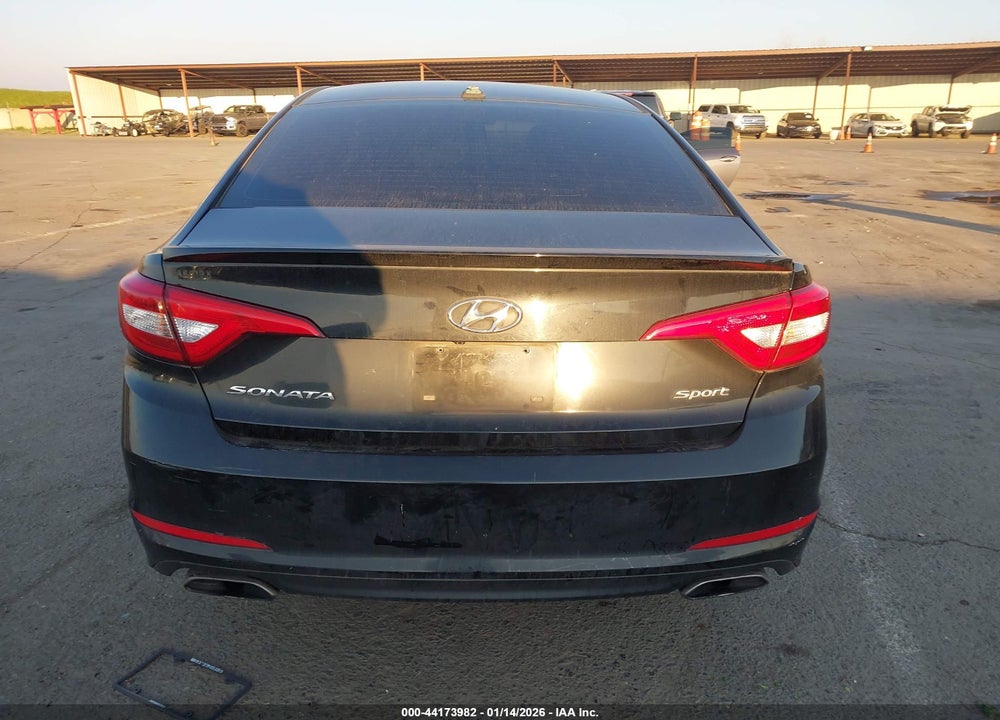 2015 HYUNDAI SONATA SPORT VIN: 5NPE34AF0FH113921