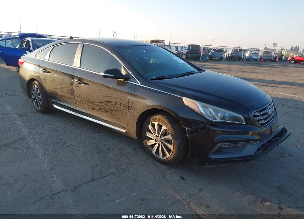 2015 HYUNDAI SONATA SPORT VIN: 5NPE34AF0FH113921