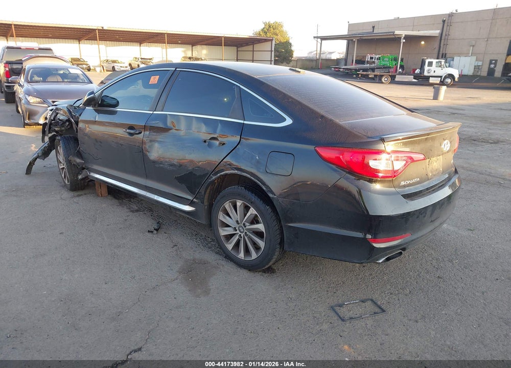 2015 HYUNDAI SONATA SPORT VIN: 5NPE34AF0FH113921