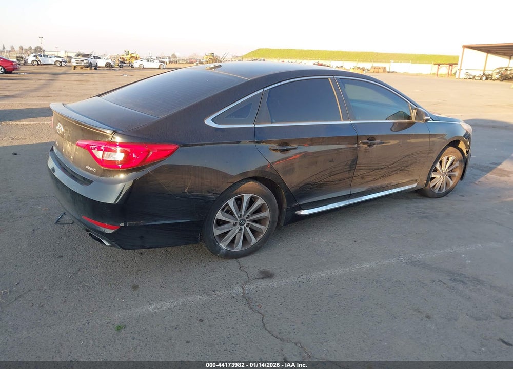 2015 HYUNDAI SONATA SPORT VIN: 5NPE34AF0FH113921