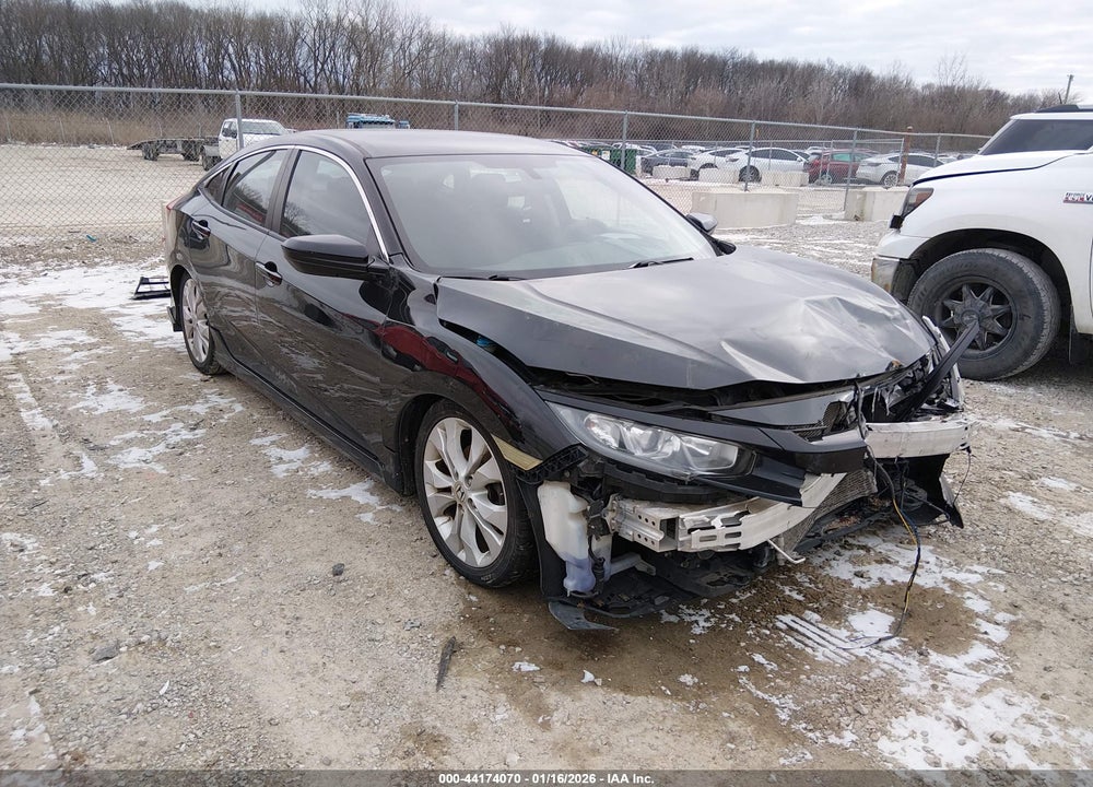 2018 HONDA CIVIC LX VIN: 2HGFC2F53JH518926