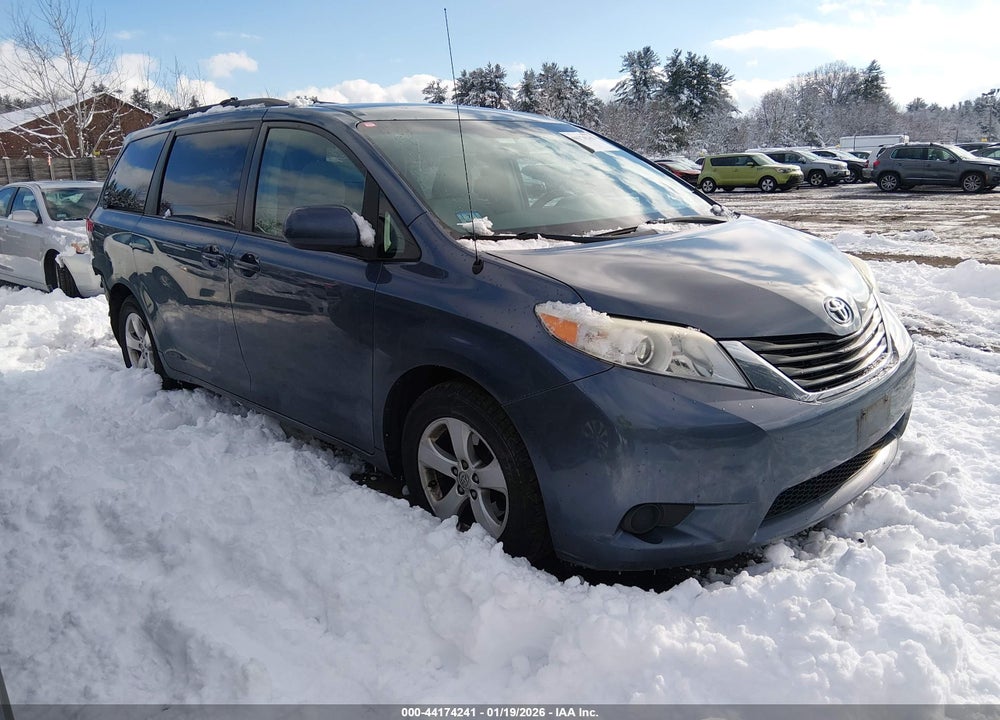 2013 TOYOTA SIENNA LE V6 8 PASSENGER VIN: 5TDKK3DC1DS401813