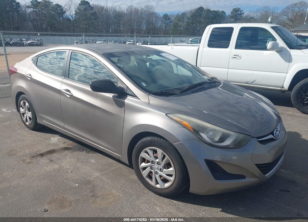 2016 HYUNDAI ELANTRA SE VIN: 5NPDH4AE1GH754582