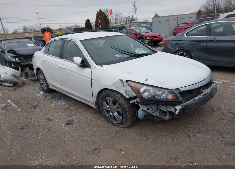 2011 HONDA ACCORD 2.4 LX-P VIN: 1HGCP2F43BA097210