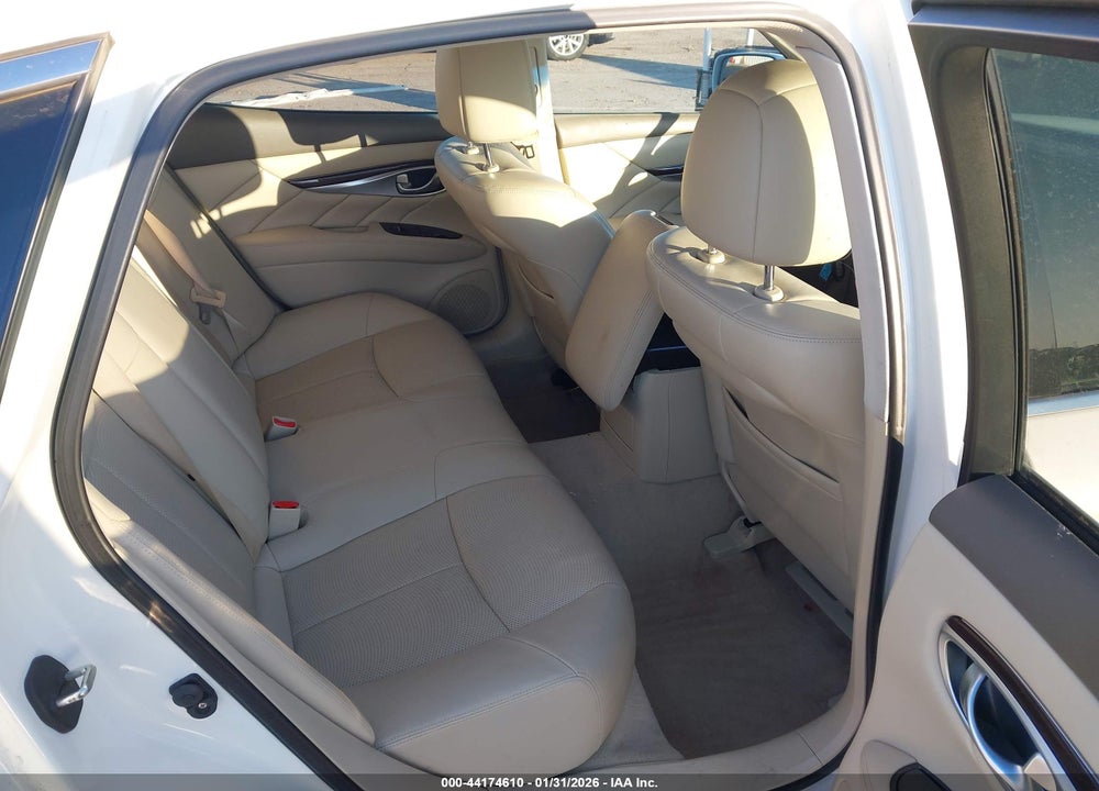 2011 INFINITI M37 VIN: JN1BY1AP5BM323526