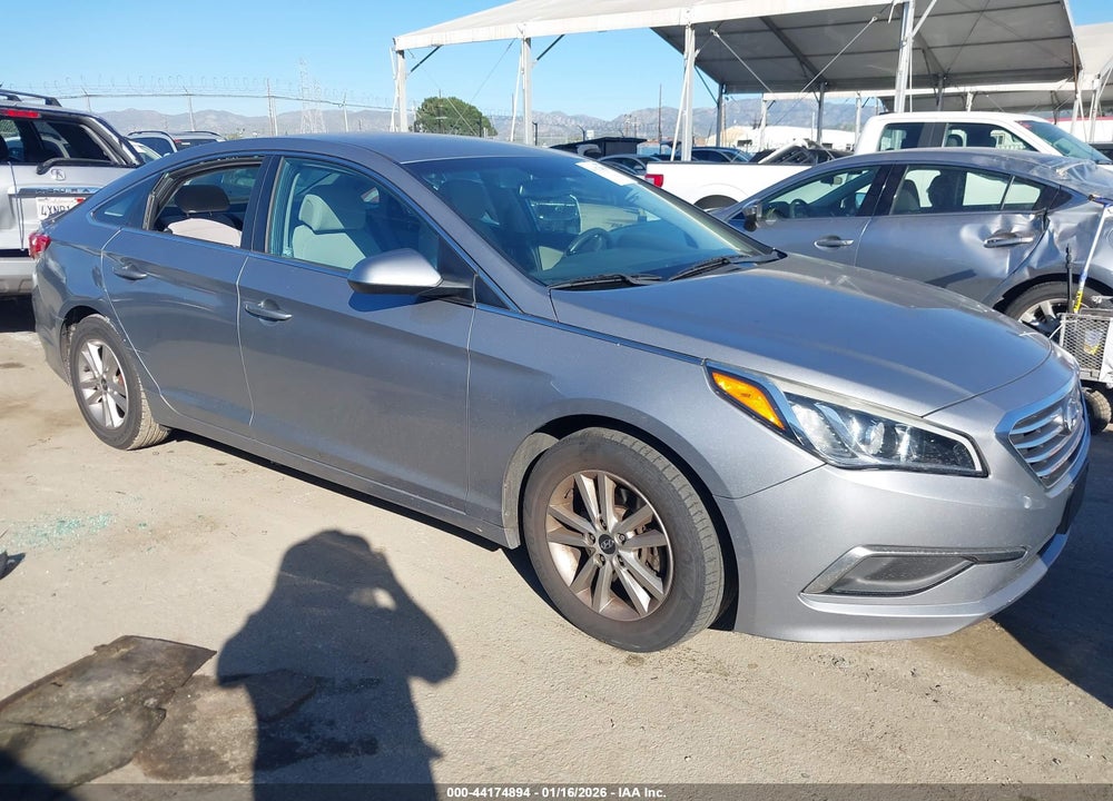 2016 HYUNDAI SONATA SE VIN: 5NPE24AF2GH272640