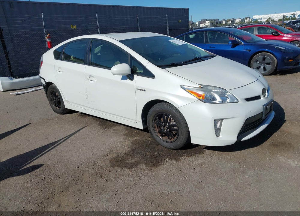 2013 TOYOTA PRIUS TWO VIN: JTDKN3DU6D5605433