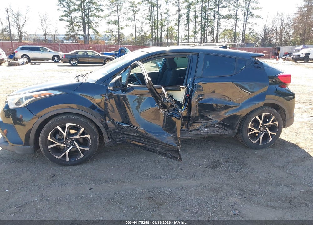 2018 TOYOTA C-HR XLE VIN: NMTKHMBX8JR027558