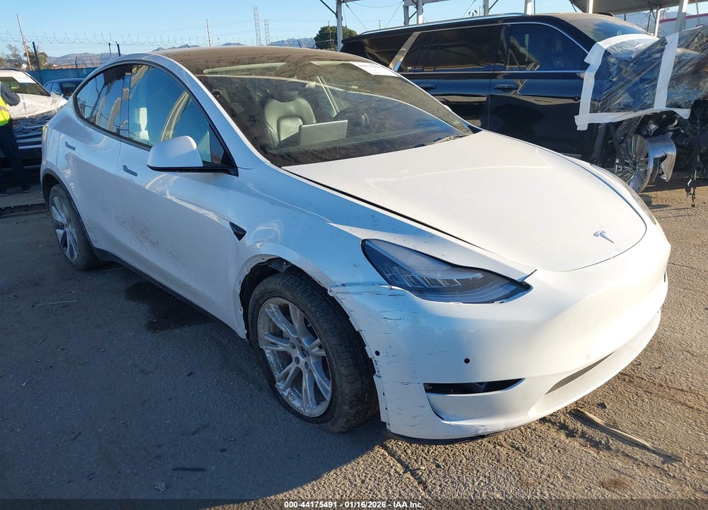 2021 TESLA MODEL Y LONG RANGE DUAL MOTOR ALL-WHEEL DRIVE VIN: 5YJYGDEE1MF087375
