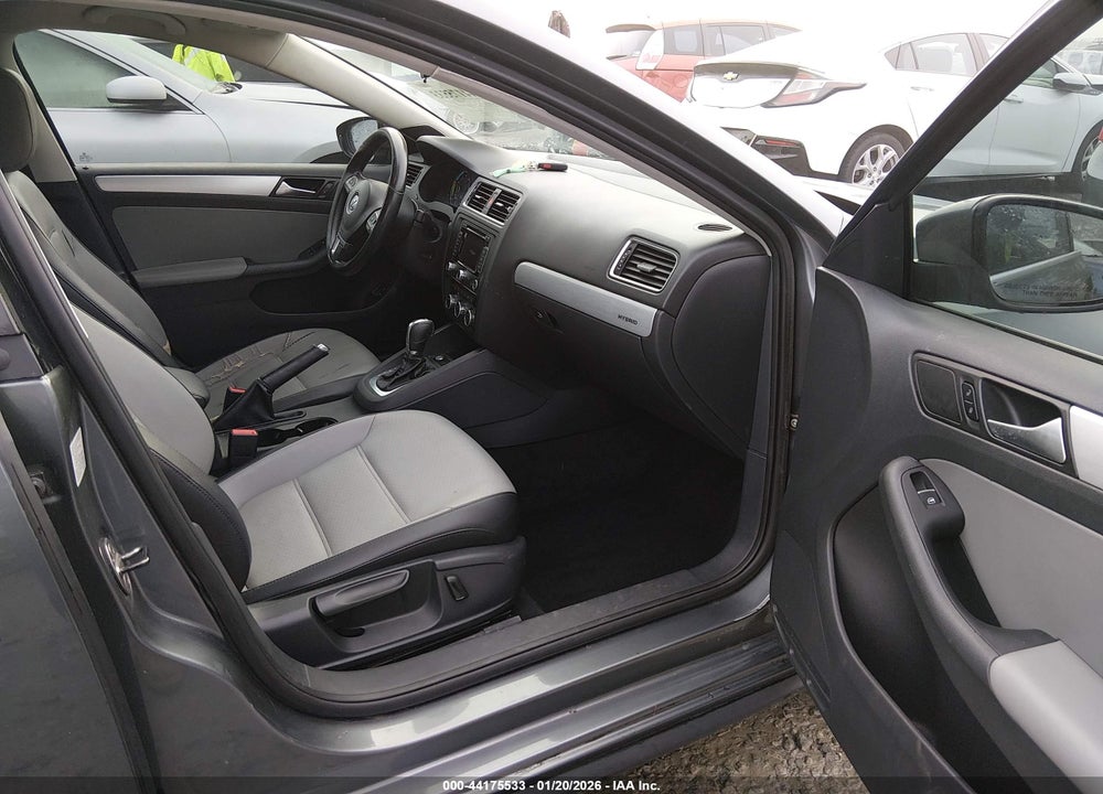 2013 VOLKSWAGEN JETTA HYBRID SEL PREMIUM VIN: 3VW637AJ4DM298053