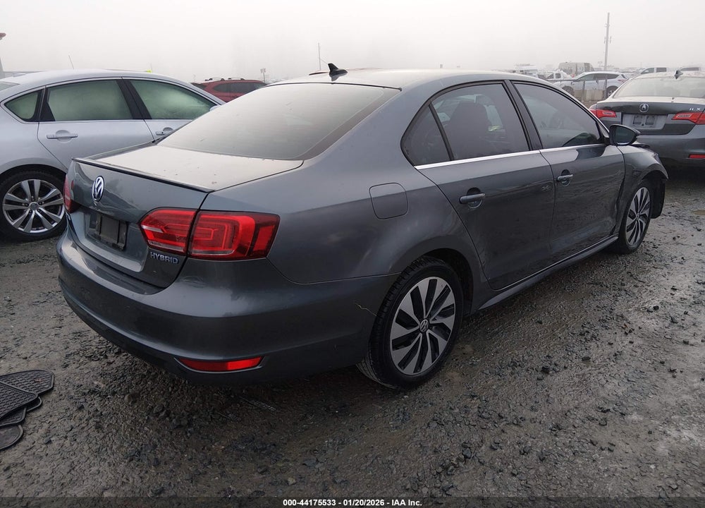 2013 VOLKSWAGEN JETTA HYBRID SEL PREMIUM VIN: 3VW637AJ4DM298053
