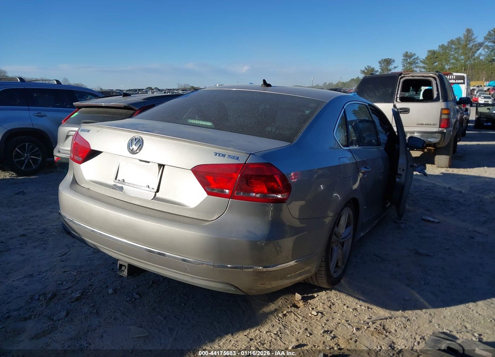 2014 VOLKSWAGEN PASSAT 2.0L TDI SEL PREMIUM VIN: 1VWCN7A35EC003575