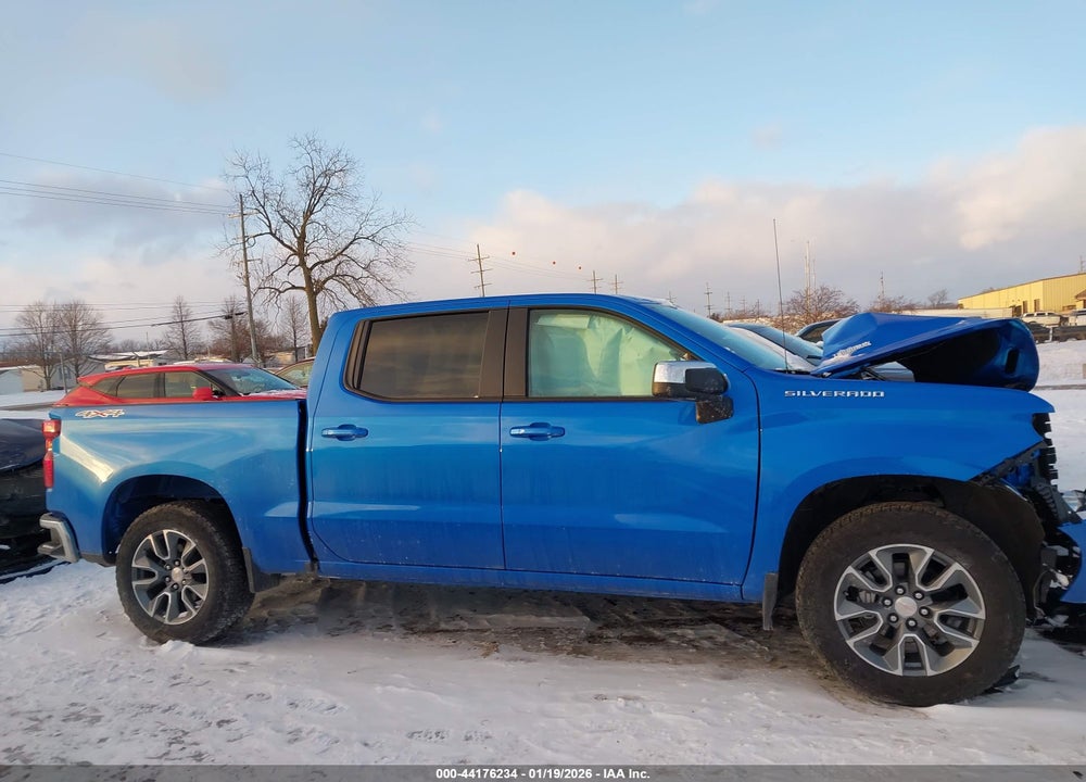 2025 CHEVROLET SILVERADO 1500 4WD  SHORT BED LT WITH 2FL VIN: 1GCPKKEK0SZ313935