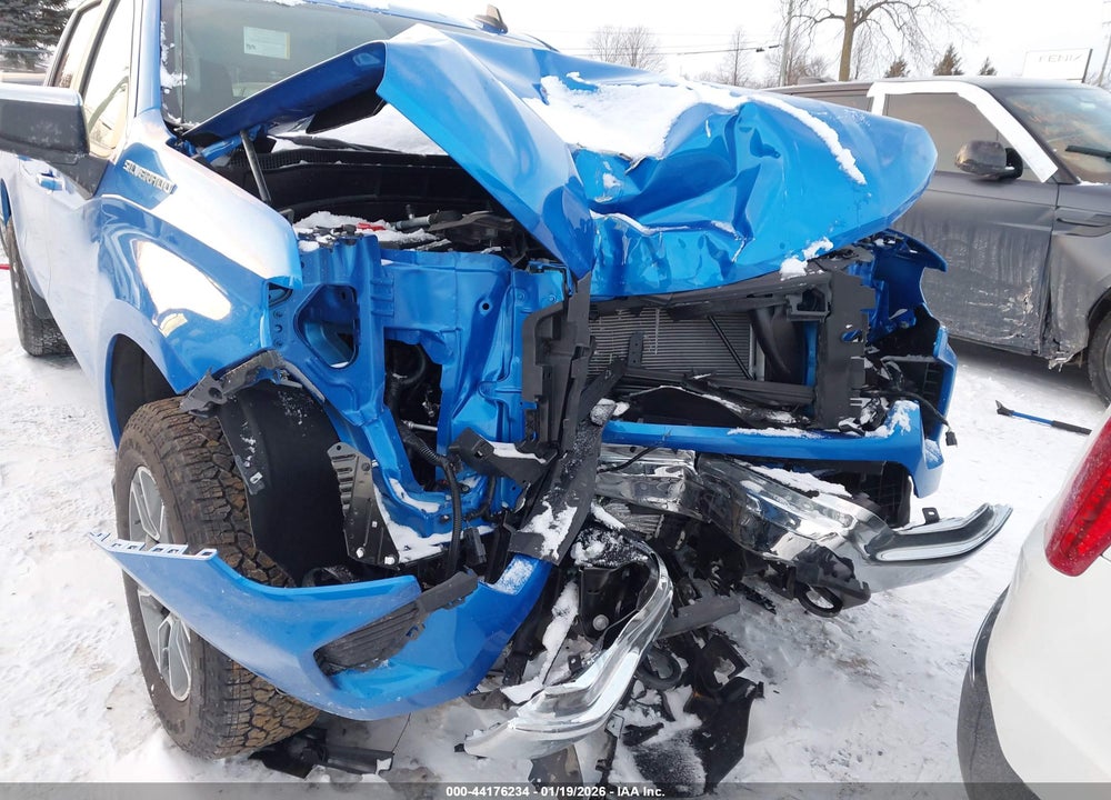 2025 CHEVROLET SILVERADO 1500 4WD  SHORT BED LT WITH 2FL VIN: 1GCPKKEK0SZ313935