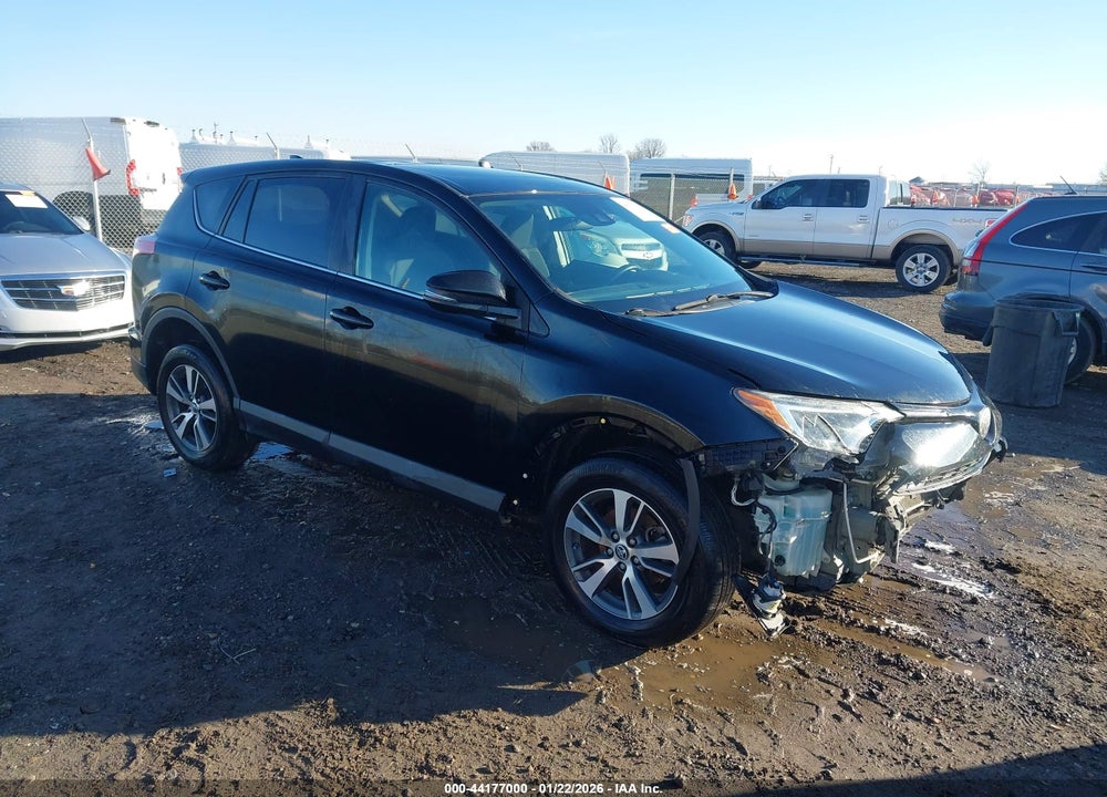 2018 TOYOTA RAV4 XLE VIN: 2T3WFREV5JW467266