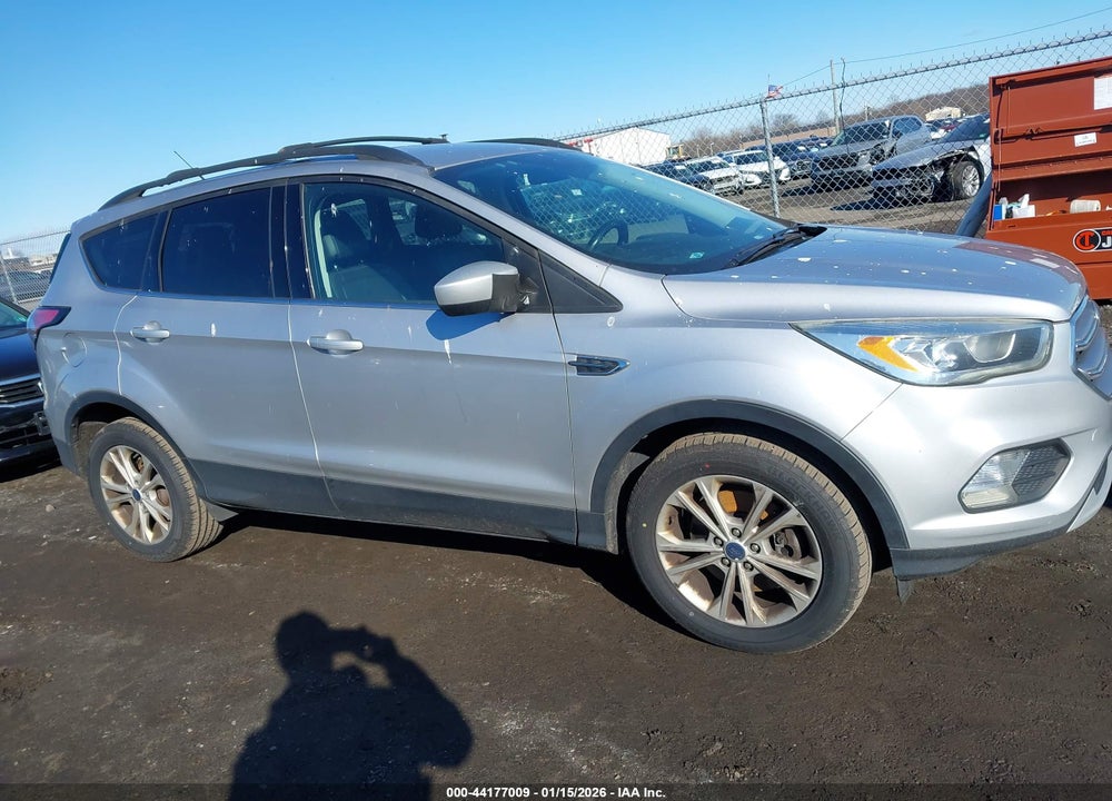 2017 FORD ESCAPE SE VIN: 1FMCU9GD5HUC91836