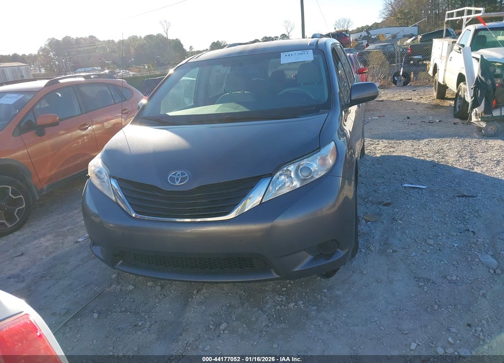 2013 TOYOTA SIENNA LE V6 8 PASSENGER VIN: 5TDKK3DC5DS398401