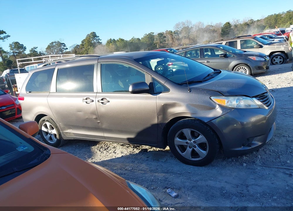2013 TOYOTA SIENNA LE V6 8 PASSENGER VIN: 5TDKK3DC5DS398401
