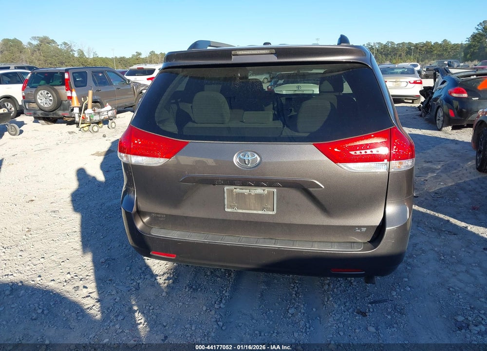 2013 TOYOTA SIENNA LE V6 8 PASSENGER VIN: 5TDKK3DC5DS398401