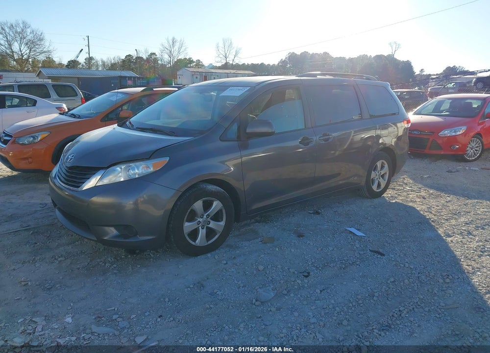 2013 TOYOTA SIENNA LE V6 8 PASSENGER VIN: 5TDKK3DC5DS398401
