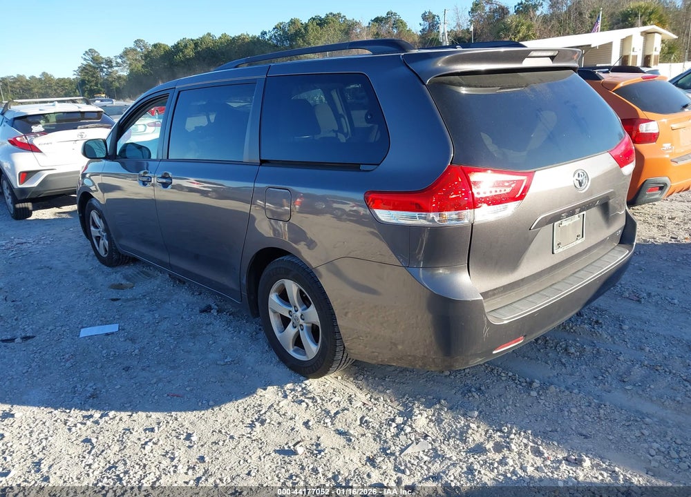 2013 TOYOTA SIENNA LE V6 8 PASSENGER VIN: 5TDKK3DC5DS398401