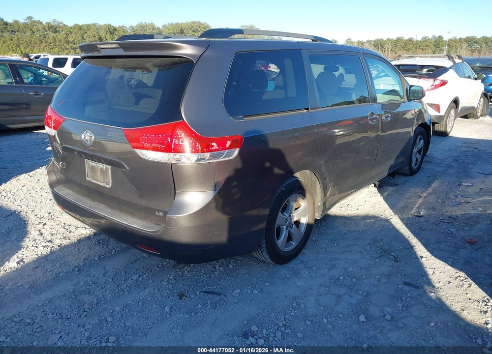 2013 TOYOTA SIENNA LE V6 8 PASSENGER VIN: 5TDKK3DC5DS398401