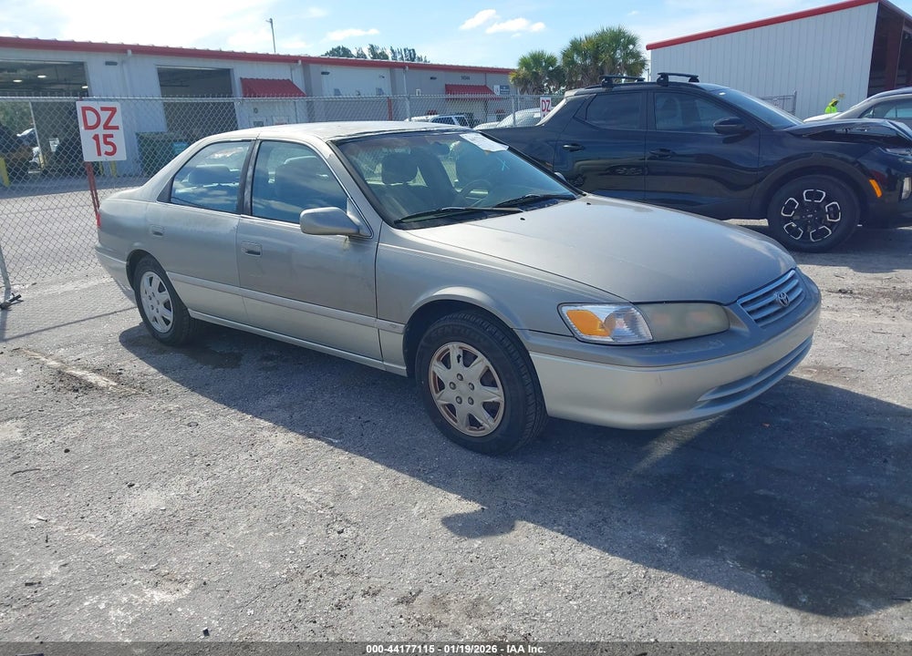 2001 TOYOTA CAMRY LE VIN: JT2BG28K710556757