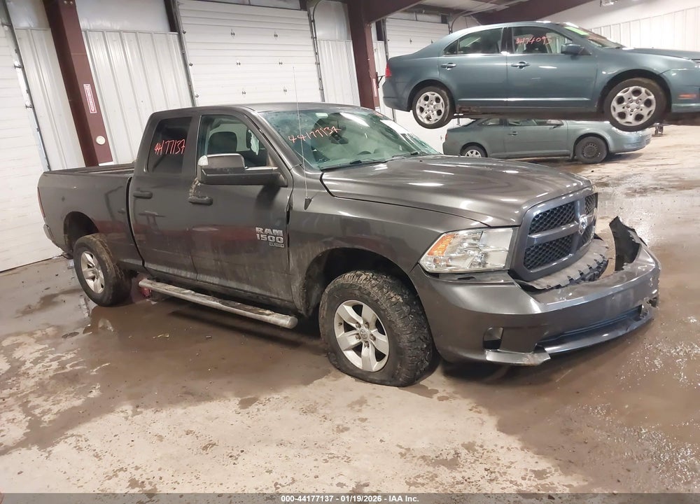 2019 RAM 1500 CLASSIC EXPRESS  4X4 6'4 BOX VIN: 1C6RR7FG1KS534147