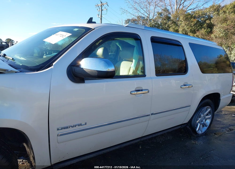 2014 GMC YUKON XL 1500 DENALI VIN: 1GKS1MEF3ER112082
