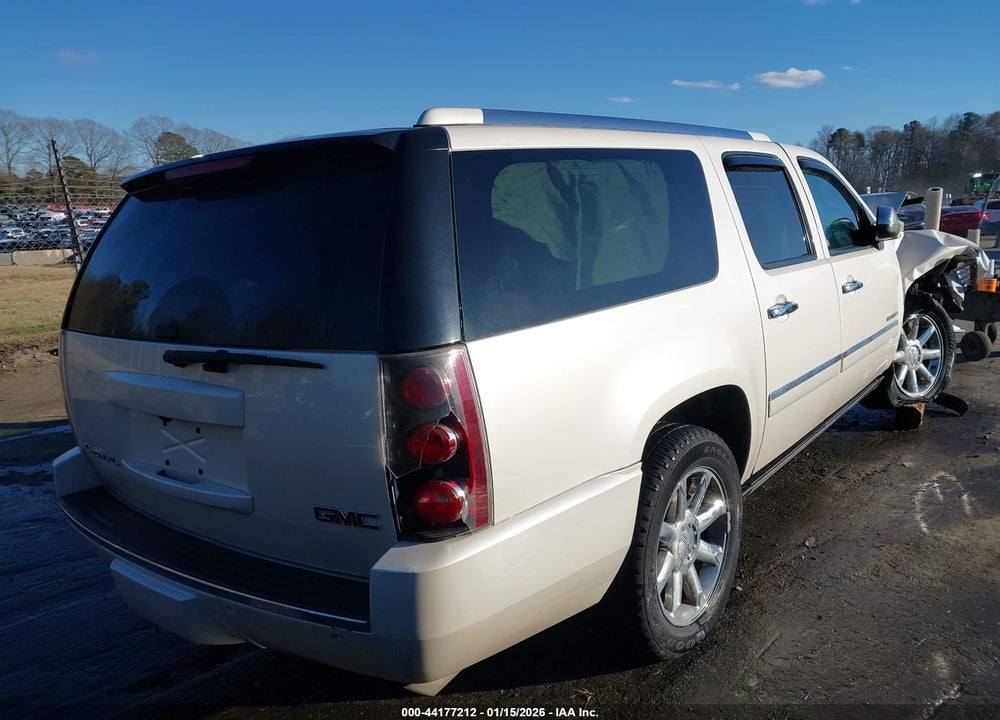 2014 GMC YUKON XL 1500 DENALI VIN: 1GKS1MEF3ER112082