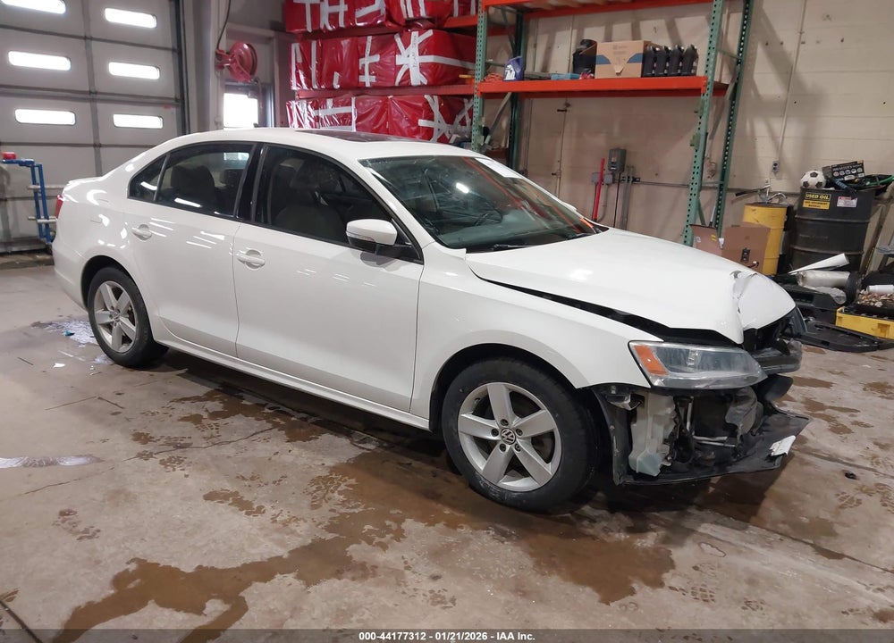 2011 VOLKSWAGEN JETTA 2.0L TDI VIN: 3VWLL7AJ0BM111021