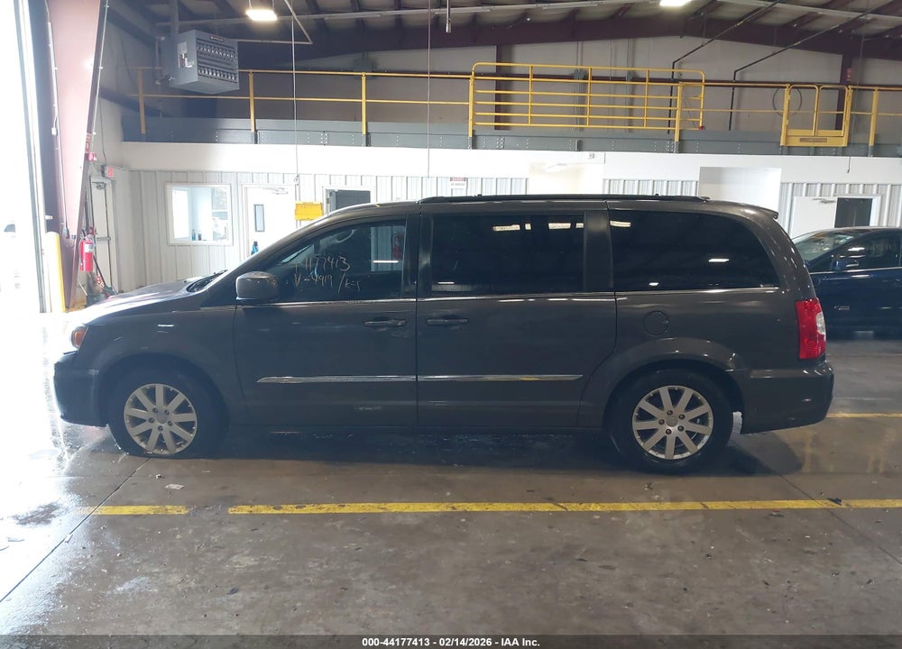 2015 CHRYSLER TOWN & COU VIN: 2C4RC1BG4FR504919