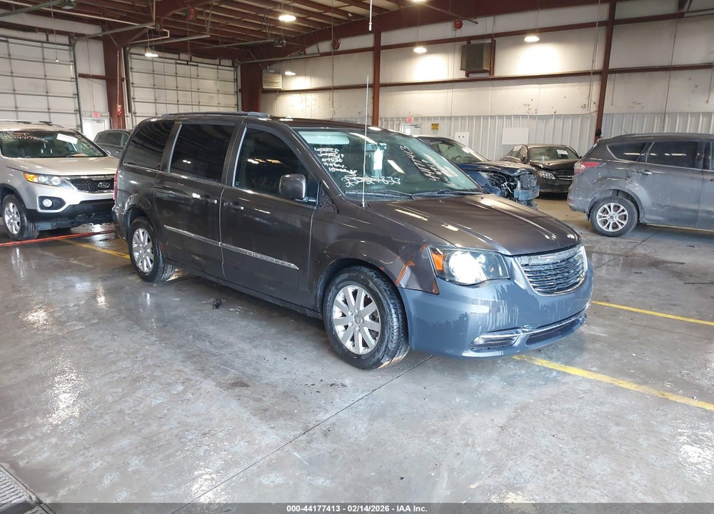 2015 CHRYSLER TOWN & COU VIN: 2C4RC1BG4FR504919