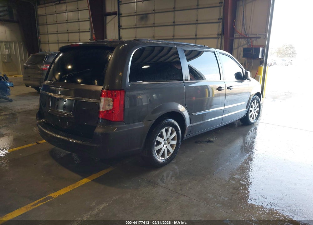 2015 CHRYSLER TOWN & COU VIN: 2C4RC1BG4FR504919